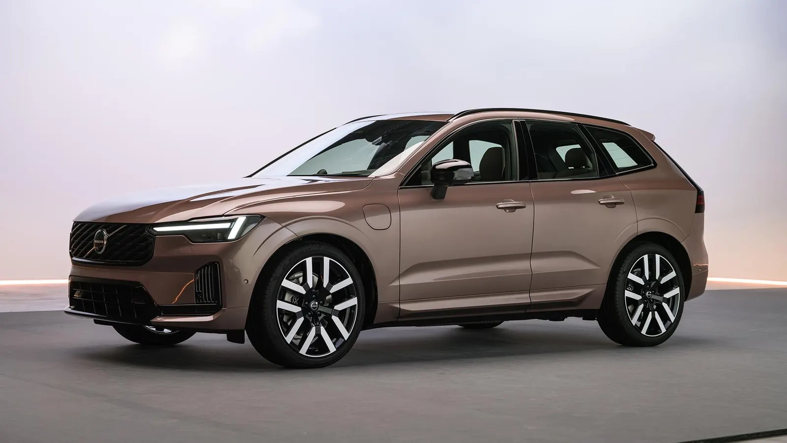 New Volvo XC60 Long-Range Plug-In Hybrid: 200km Range & Specs Explained